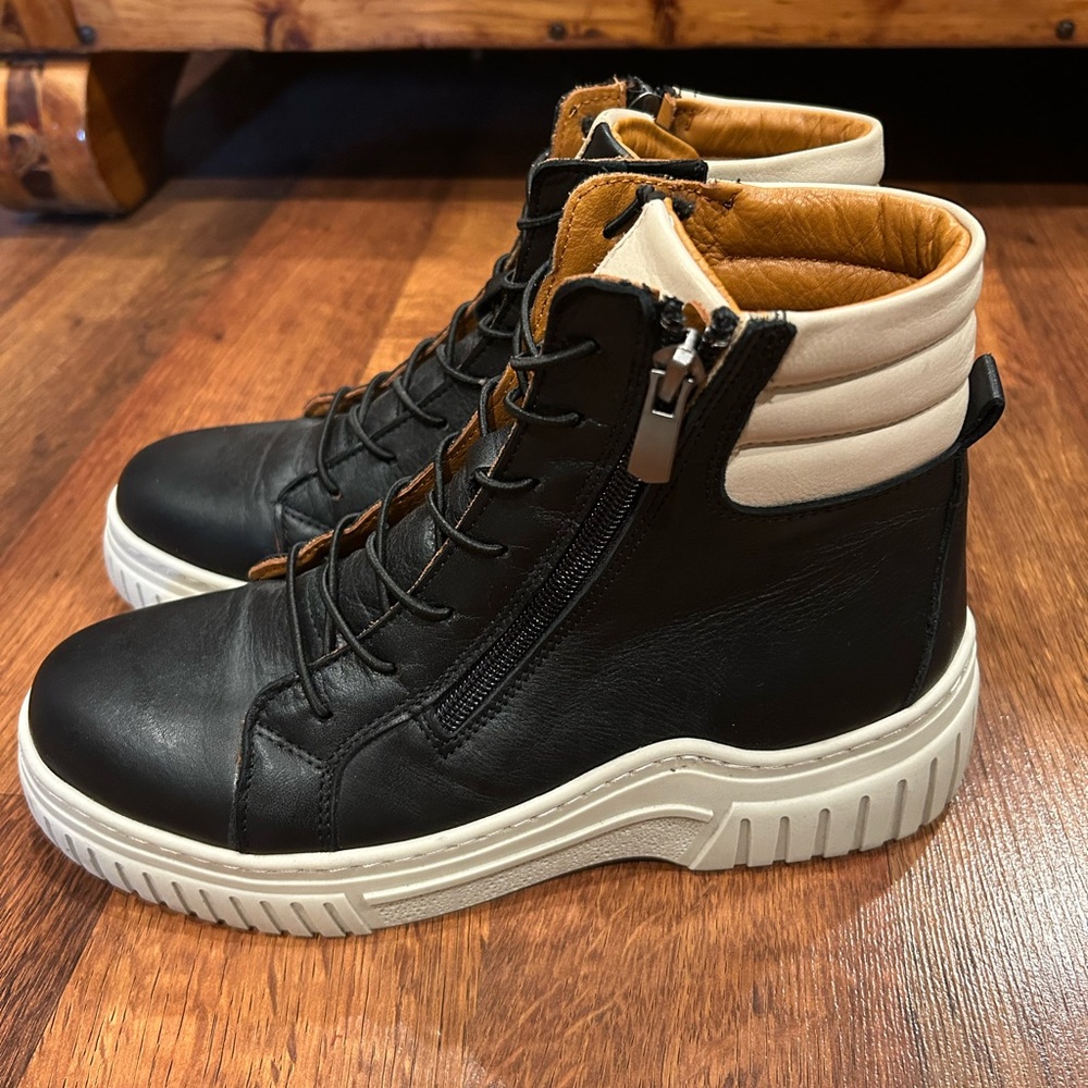 Gelato Tenor Leather Boot Black Women’s Size 6.5 or 7 EUR Size 37 Heeled Zipper - Picture 2 of 7